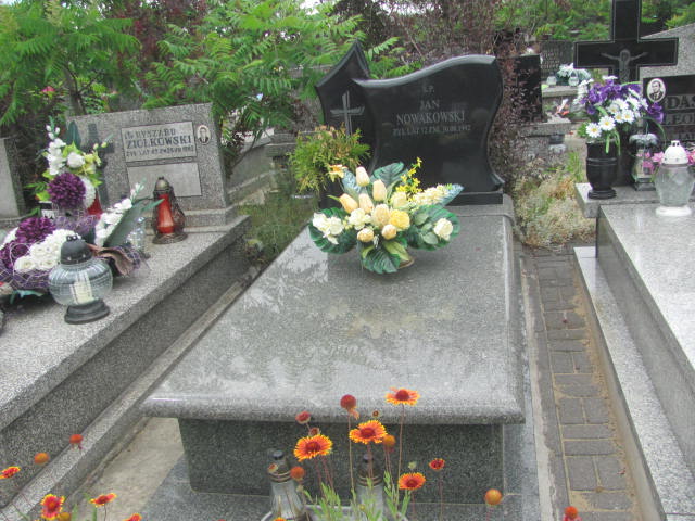 Grób Jadwiga Nowakowska