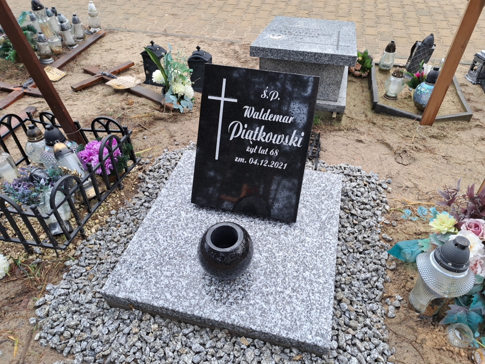 Grób Waldemar Piątkowski