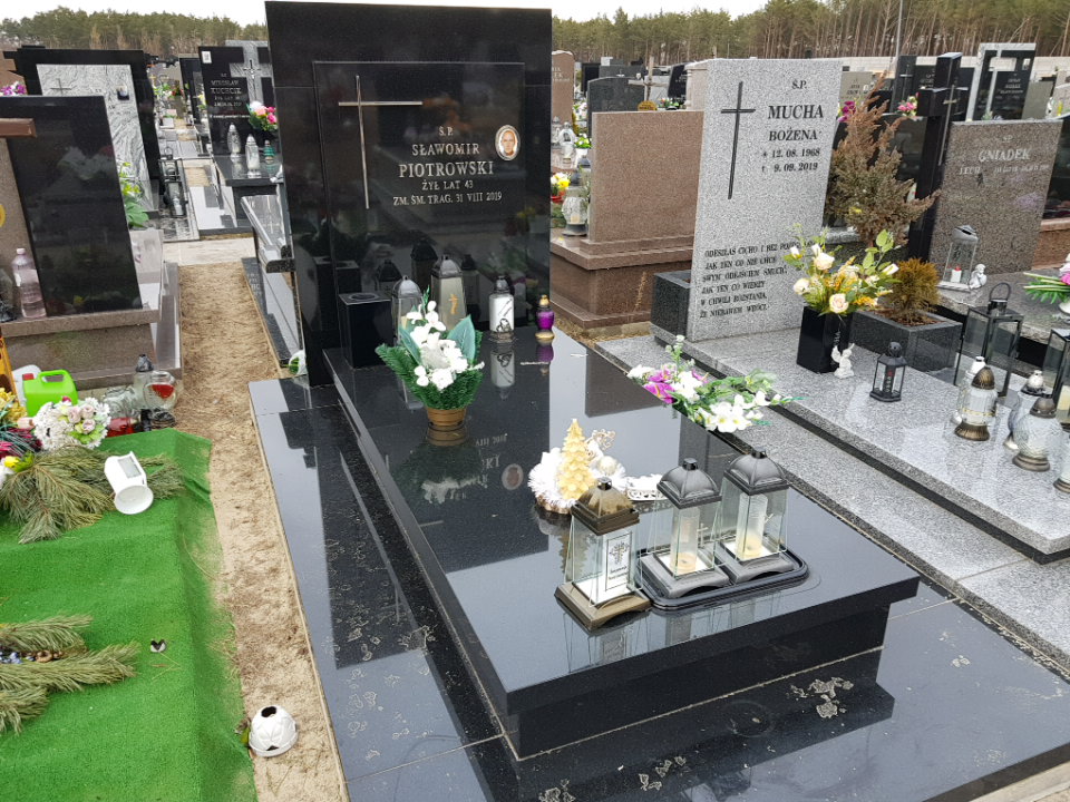 Grób Sławomir Piotrowski